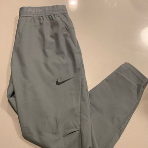 Men’s Nike Pro Flex Jogger (Size L)